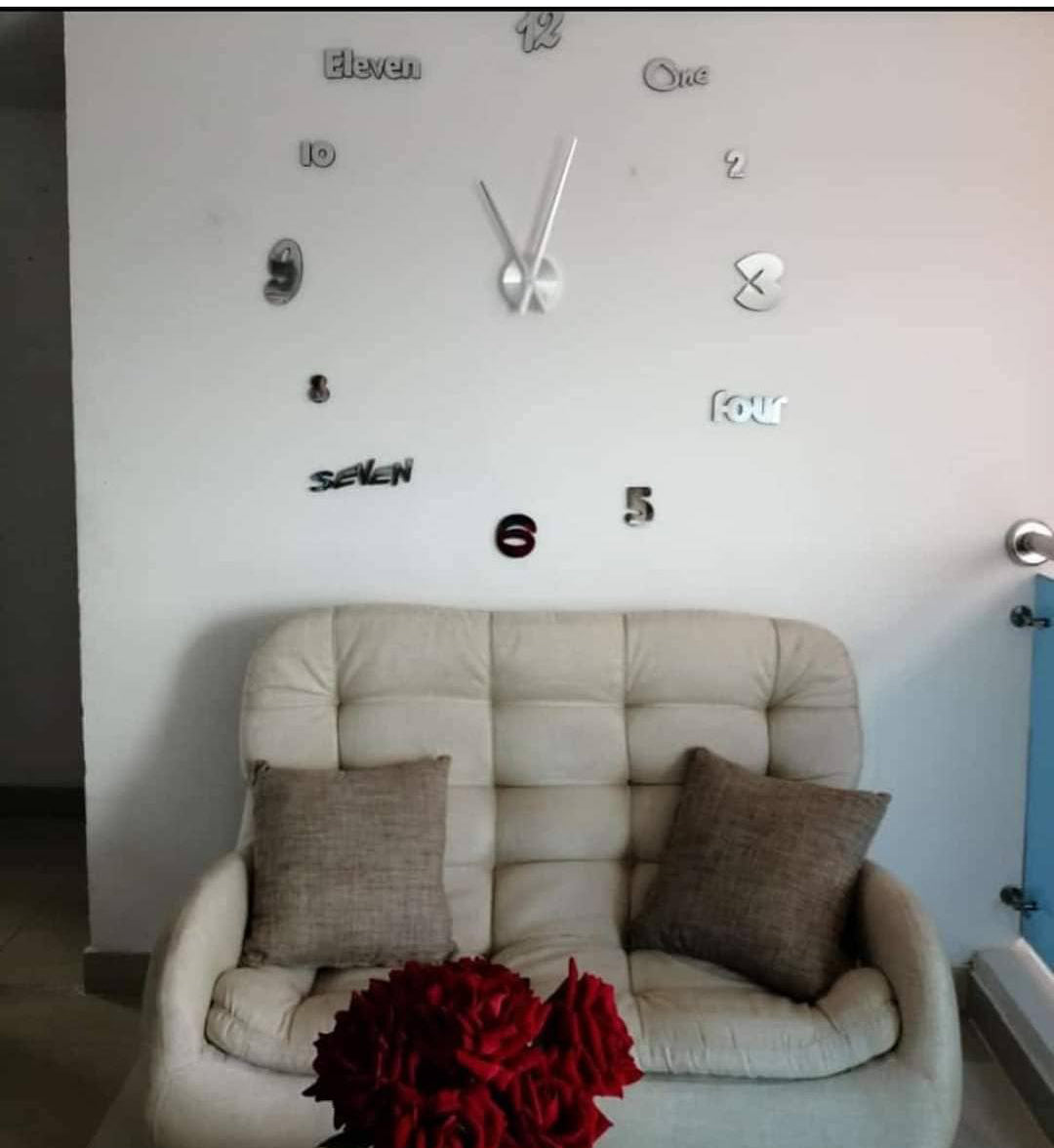 Reloj de Pared Grande Plateado Culturismo – Frikimanes