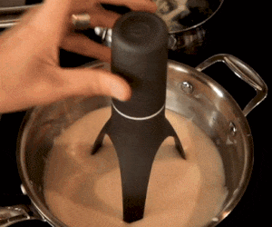 Removedor de Salsas y Guisos Stirrer™: ¡Manos libres y Comidas sin Pegarse!